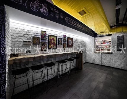 Europanel duvar panellerinin zarif, modern görünümünün yanı sıra temas ettiği renkler üzerinde güçlü etkisi vardır.