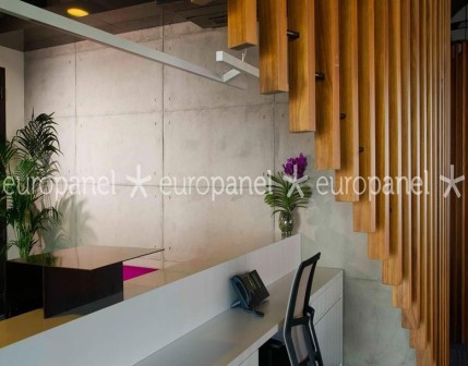 Europanel beton kaplama, duvar malzemesi olmasının yanında, rengi, dokusu ve otantik görünümü ile önemli bir dekoratif üründür.