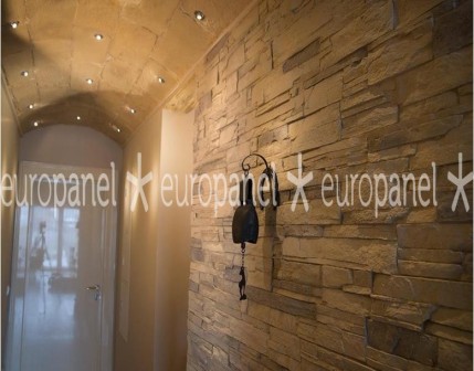 Taş Görünümlü Paneller – Duvar ve Tavan Kaplamalarında Mekânın Odak Noktası