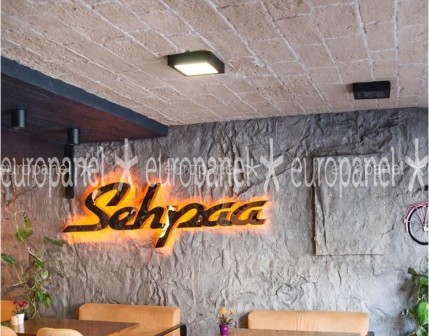 Taş tavan kaplamaları mekanlarınızın atmosferini belirler, modern tavan dekorasyonu ortamı karakterize eder.