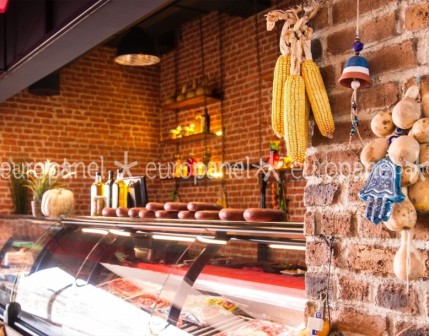 Fiber tuğla kaplamalar, sadece düz duvara değil esnek yapı ile mekanlarınızın kiriş ve kolonlarına da kolaylıkla uygulanabilir.