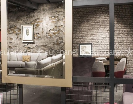 Zamandan tasarruf sağlayan dekoratif değişimlere uyumlu tuğla panel kaplamaları yanmaz olup suya dayanıklıdır.