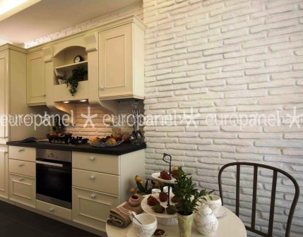 Kolay temizlenebilir olması, sıvı geçirgenliği olmaması nedeniyle, tuğla kaplamaların mutfak dekorasyonlarında kullanımı, akıllıca bir seçimdir.