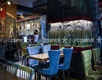 Taş paneller tıpkı bir kaya gibi kudreti, ihtişamı ve gösterişi sevenlerin mekanlarının duvar kaplamalarında vazgeçemediği modeldir.