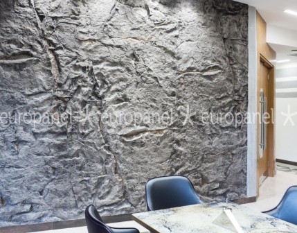 Panel Taş Kaplamaları, Renk Solması ve Deformasyona Karşı Dayanıklı Yapısıyla Uzun Yıllar Görünümünü Korur.