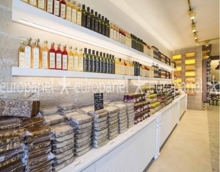 Her mekana uygulanabilen taş panel zamandan ve işçilik giderlerinden tasarruf sağlayan ekonomik bir yapı malzemesidir.