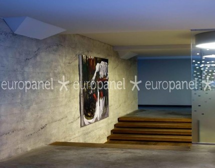 Ticari Alanlarda Beton Duvar Panelleri ile Modern ve Etkileyici Mekanlar