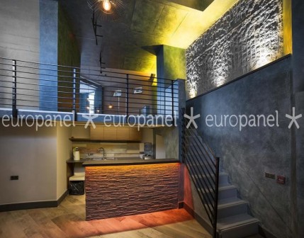 Europanel duvar panelleri, görkem ve gösterişten uzak, sıradan öğeleri taklit etmek yerine şekil veren dekoratif modeldir.